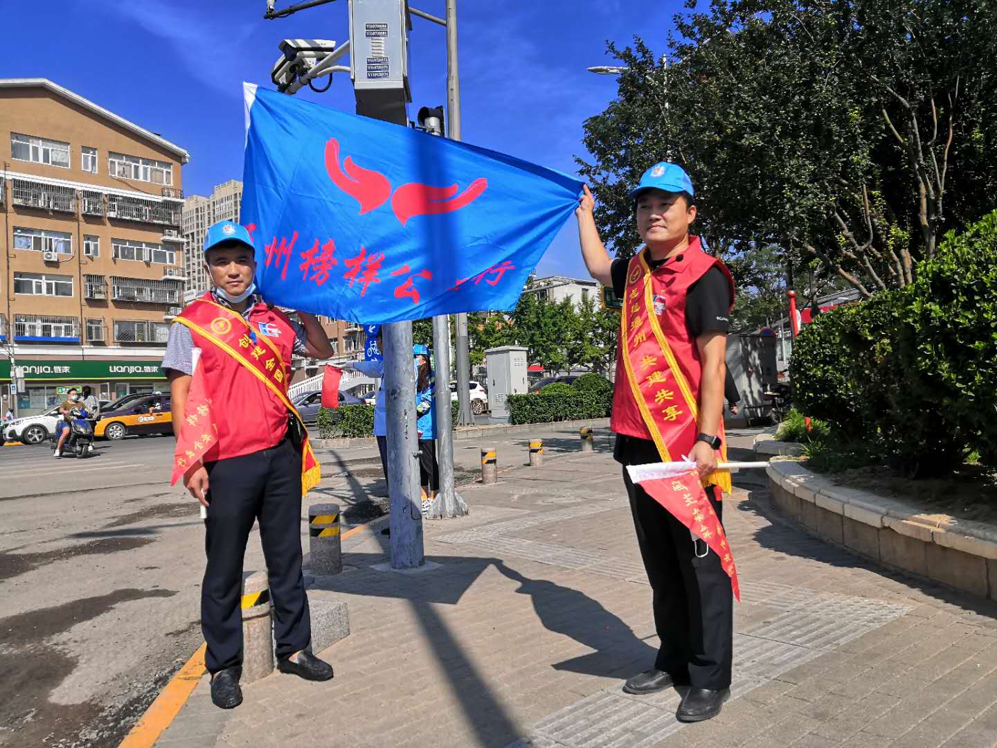 <strong>大屌插美女大鲍鱼</strong>